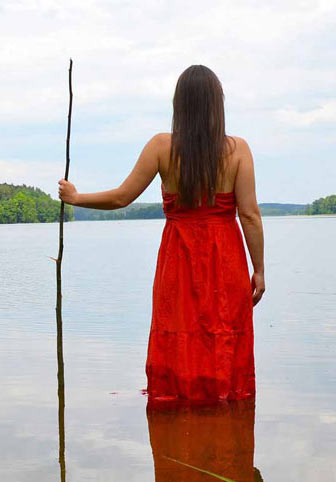 personal-intensive-lake-woman-crop@336x482